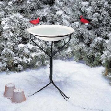 Miller Manufacturing, Heated Bird Bath with Black Metal Stand 